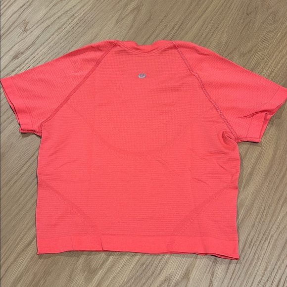 Lululemon Swiftly Tech Cropped Short-Sleeve Shirt 2.0 - Picture 3 of 3